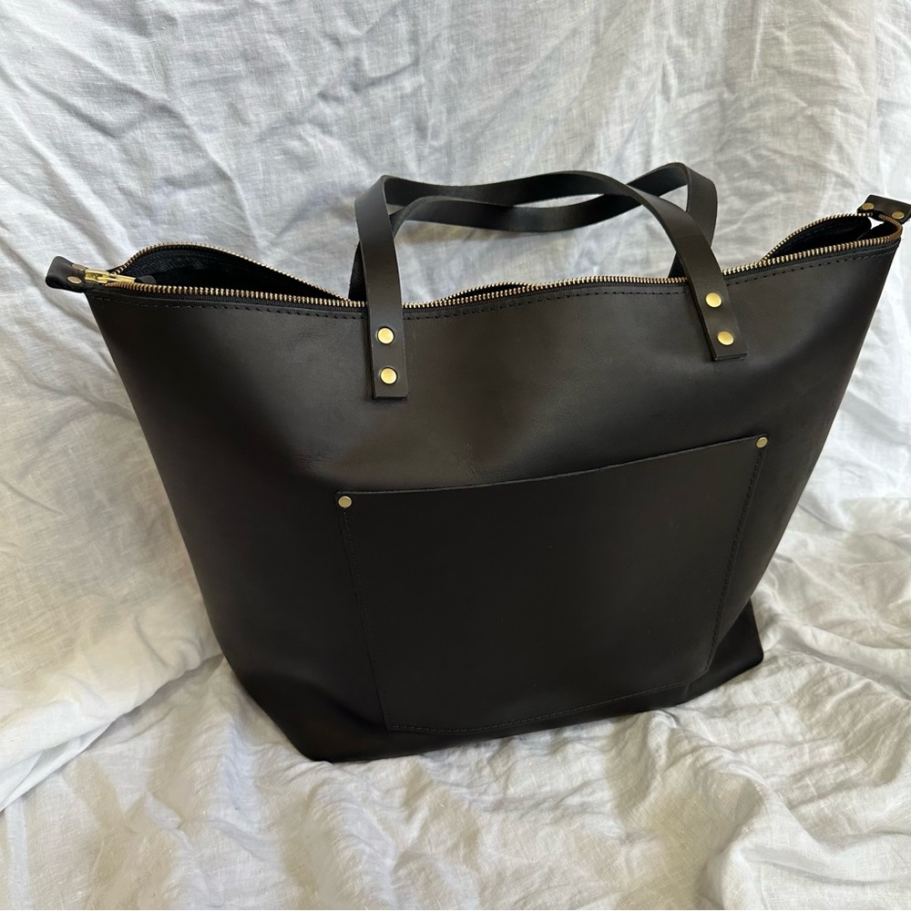 Portland Leather Oversized Tote Bag with zipper in Black